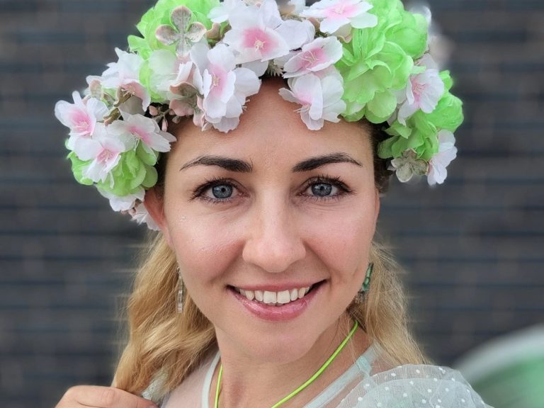 Enchanting Princess Fairy party entertainment for kids in Bristol, Cardiff and Bath. A dreamy Princess Fairy birthday party children will love.
